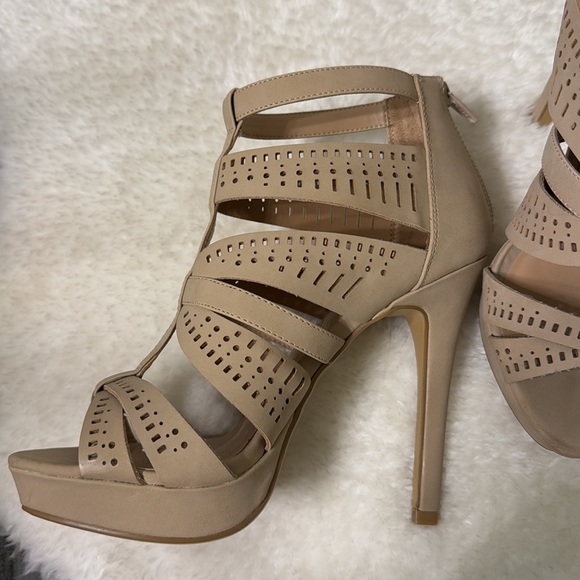 Apt 9 high heels - Picture 2 of 6